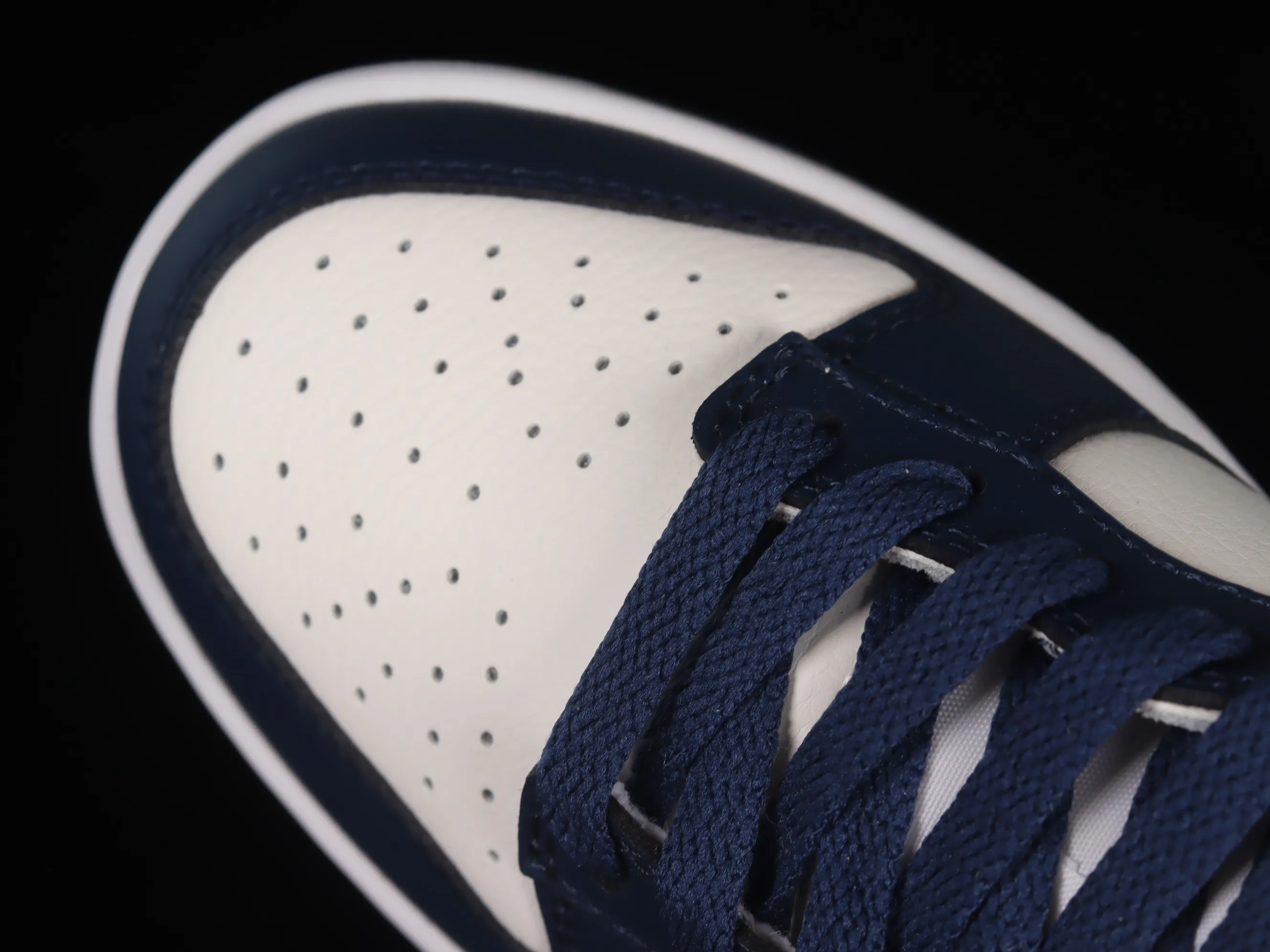 All categories Nk SB Dunk series Nk SB Dunk Low low-top sneakers Nk Dunk Low "Midnight Navy" blue and white SB low-top sports and leisure sneakers FD9749-400